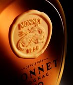 Крепкие напитки Cognac AOC Monnet XO  в подарочной упаковке