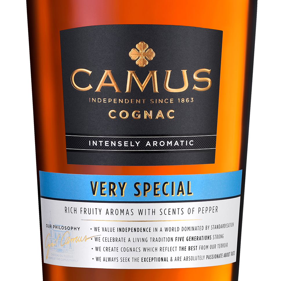 Коньяк Camus VS в подарочной упаковке, (158842), Франция, Коньяк, 0.7 л, Камю VS, цена 4290 рублей