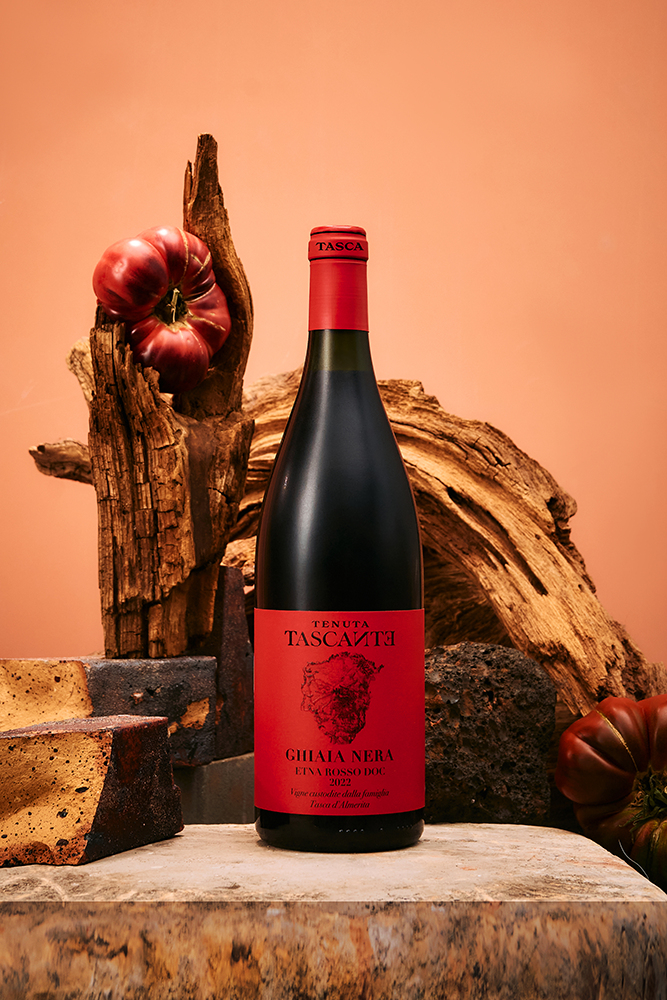 Вино Tenuta Tascante Ghiaia Nera, Tasca d'Almerita, 2022, (152787), Италия, Сицилия, красное, сухое, 0.75 л, Тенута Тасканте Гьяя Нера, цена 3703 рублей