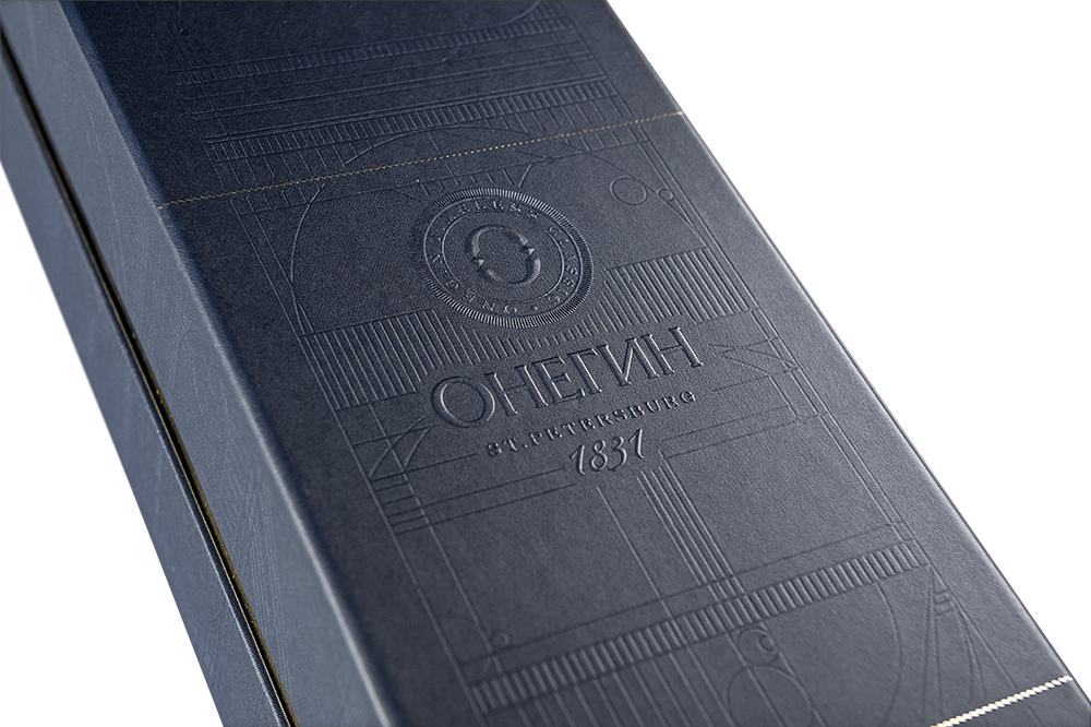 Водка Онегин в подарочной упаковке, (115977), Россия, 0.7 л, Онегин в подарочной упаковке, цена 1990 рублей