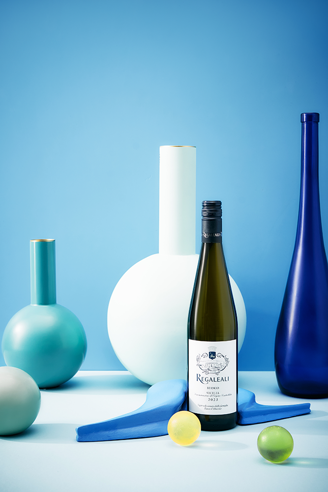 Вино Tenuta Regaleali Bianco, Tasca d'Almerita, 2024, (156478), Италия, Сицилия, белое, сухое, 0.75 л, Тенута Регалеали Бьянко, цена 2890 рублей