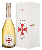 Французское шампанское и игристое вино Шардоне Noble Champagne Blanc de Blancs в подарочной упаковке
