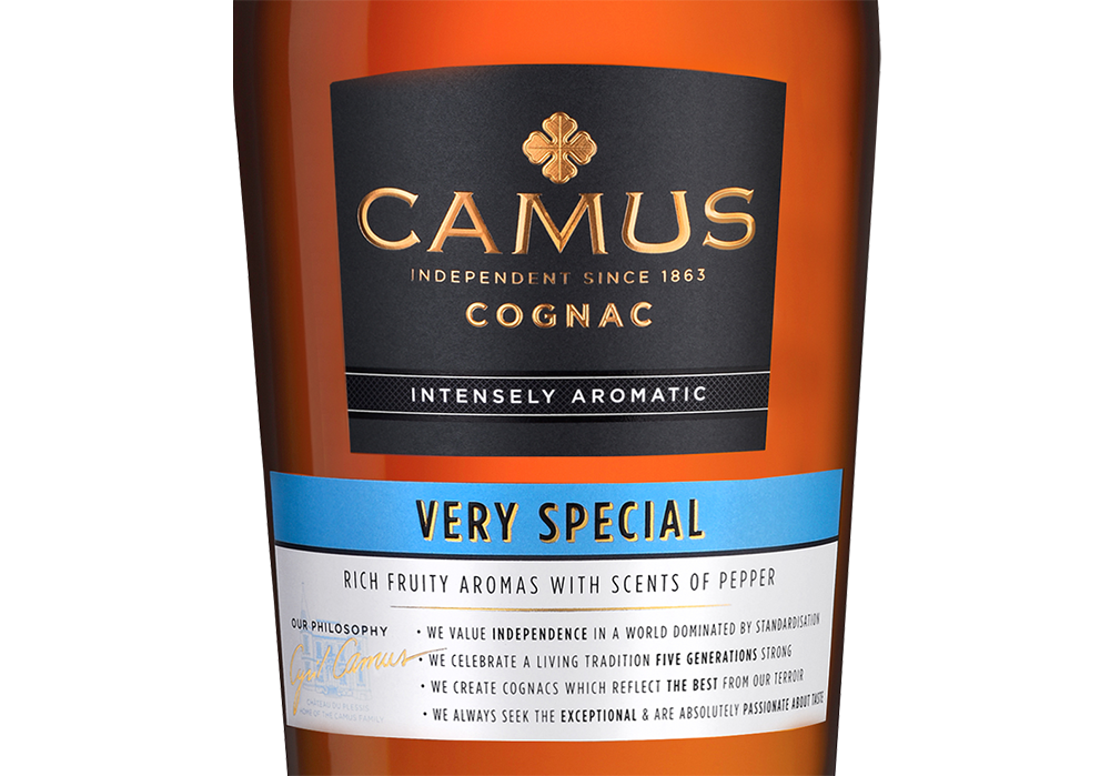 Коньяк Camus VS Intensely Aromatic  в подарочной упаковке, (139219), Франция, Коньяк, 0.7 л, Камю VS, цена 7490 рублей