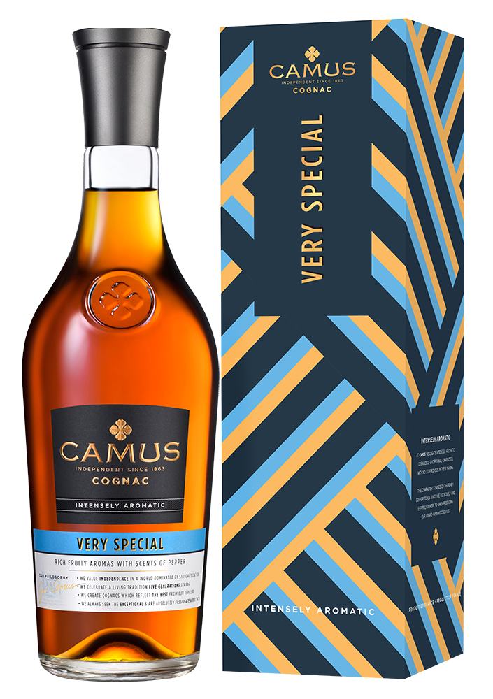 Коньяк Camus VS в подарочной упаковке, (158842), Франция, Коньяк, 0.7 л, Камю VS, цена 4290 рублей