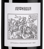 Красное вино региона Кубань Лефкадия Красное в подарочной упаковке