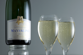 Игристое вино Mayerling Cremant d'Alsace, (148900), белое брют, 0.75 л, Майерлинг Брют цена 2990 рублей