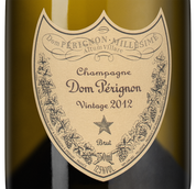 Белое шампанское Dom Perignon в подарочной упаковке