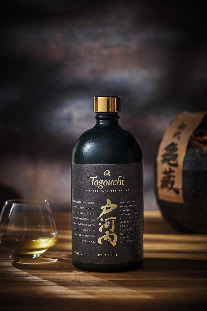 Виски Togouchi Peated в подарочной упаковке, (147139), Япония, Сакурао, 0.7 л, Тогоучи Питед, цена 13490 рублей