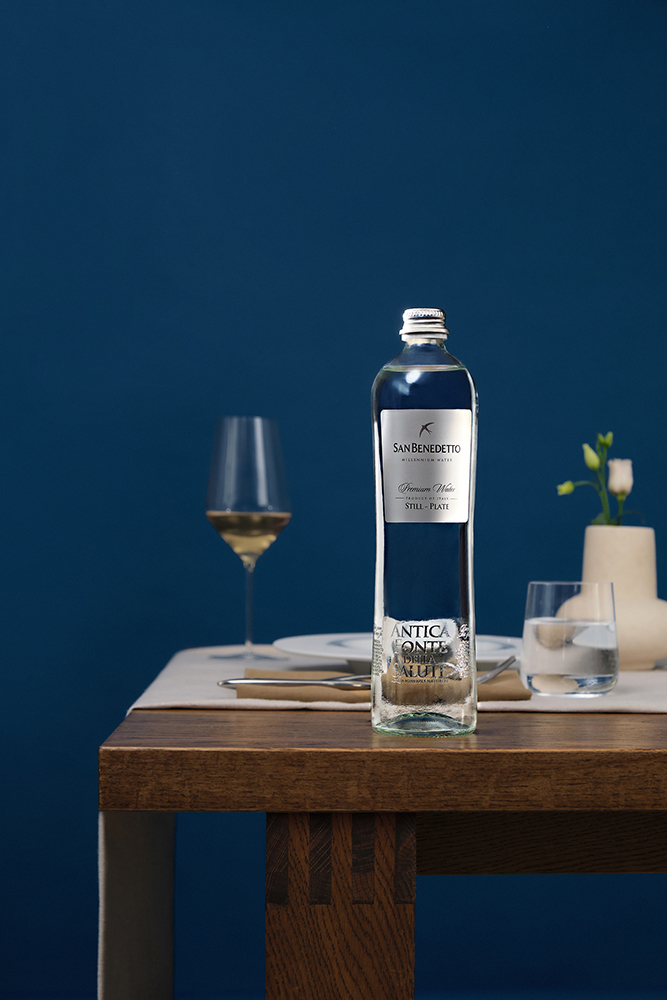 Вода негазированная San Benedetto Antica Fonte (15 шт.), 0.65л, (106054), Италия, Венето, стекло, 0.65 л, Сан Бенедетто Антика Фонте (негазированная), цена 9675 рублей