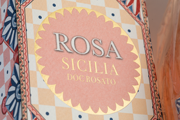 Итальянское сухое вино Dolce&Gabbana Rosa в подарочной упаковке