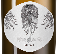 Игристое вино Medusa Brut в подарочной упаковке, (145301), gift box в подарочной упаковке, белое брют, 2021, 0.75 л, Медуса Брют цена 1890 рублей