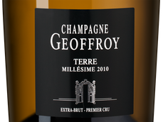 Шампанское и игристое вино из винограда шардоне (Chardonnay) Terre Premier Cru Extra Brut в подарочной упаковке