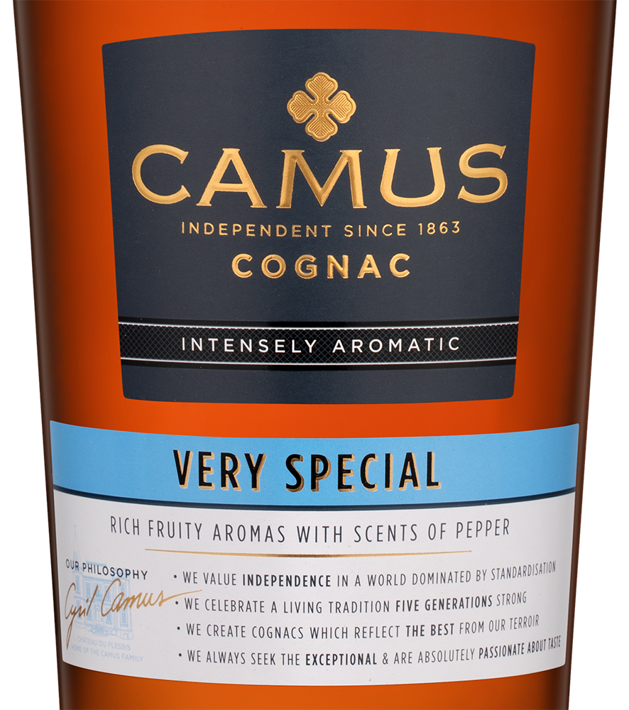 Коньяк Camus VS Intensely Aromatic в подарочной упаковке с 2-мя бокалами, (142295), Франция, Коньяк, 0.7 л, Камю VS, цена 8490 рублей