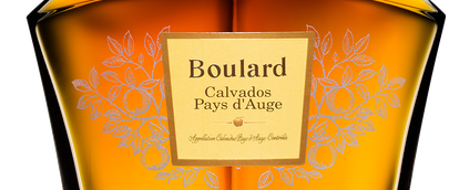 Кальвадос Boulard Auguste X.O. в подарочной упаковке