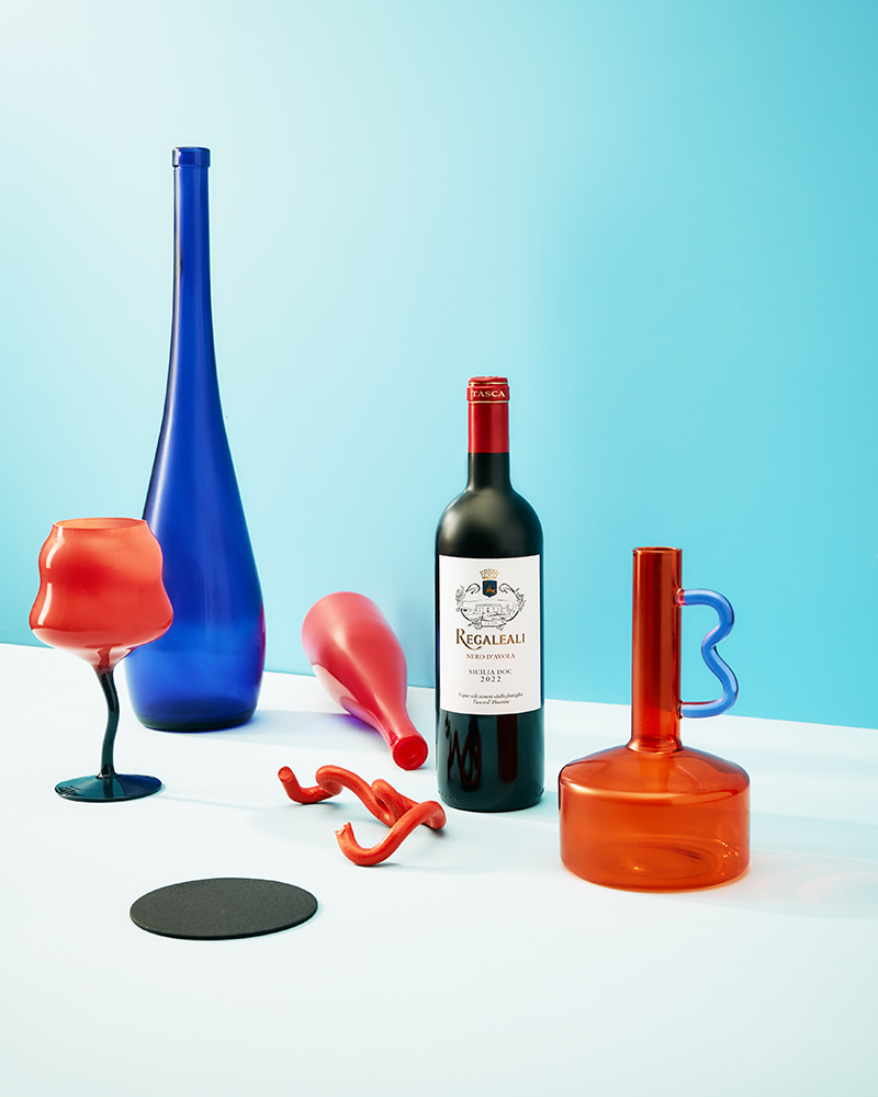 Вино Tenuta Regaleali Nero d'Avola, Tasca d'Almerita, 2022, (151377), Италия, Сицилия, красное, сухое, 0.75 л, Тенута Регалеали Неро д'Авола, цена 2990 рублей