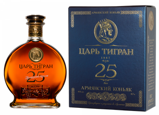 Бренди Царь Тигран 25 лет выдержки, (104600), gift box в подарочной упаковке, 40%, Армения, 0.7 л, Царь Тигран 25 лет выдержки цена 7990 рублей