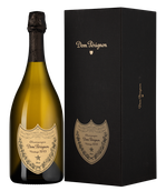 Белое игристое вино Dom Perignon в подарочной упаковке