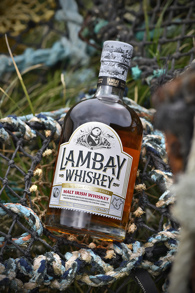 Виски Lambay Malt Irish Whiskey в подарочной упаковке, (154943), Ирландия, 0.7 л, Ламбей Молт Айриш Виски, цена 12490 рублей