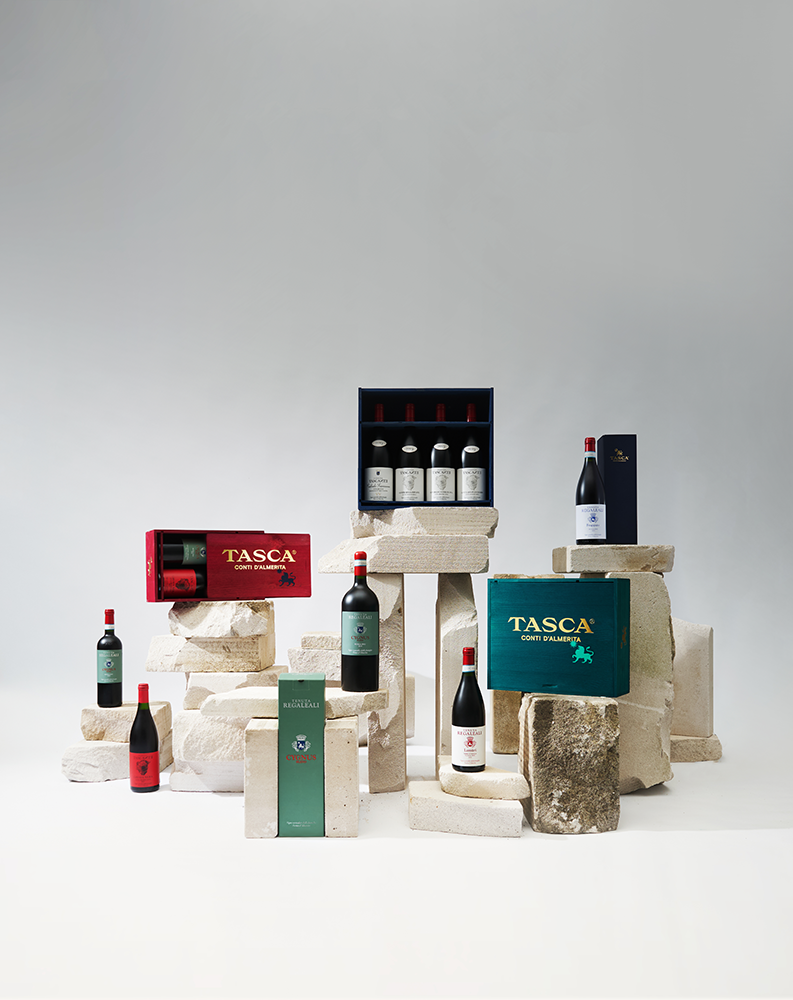 Вино в подарочном наборе Etna, Tasca d'Almerita, (151384), Италия, Сицилия, 0.75 л, Набор вин: Волканик Контрада Этны, цена 72490 рублей