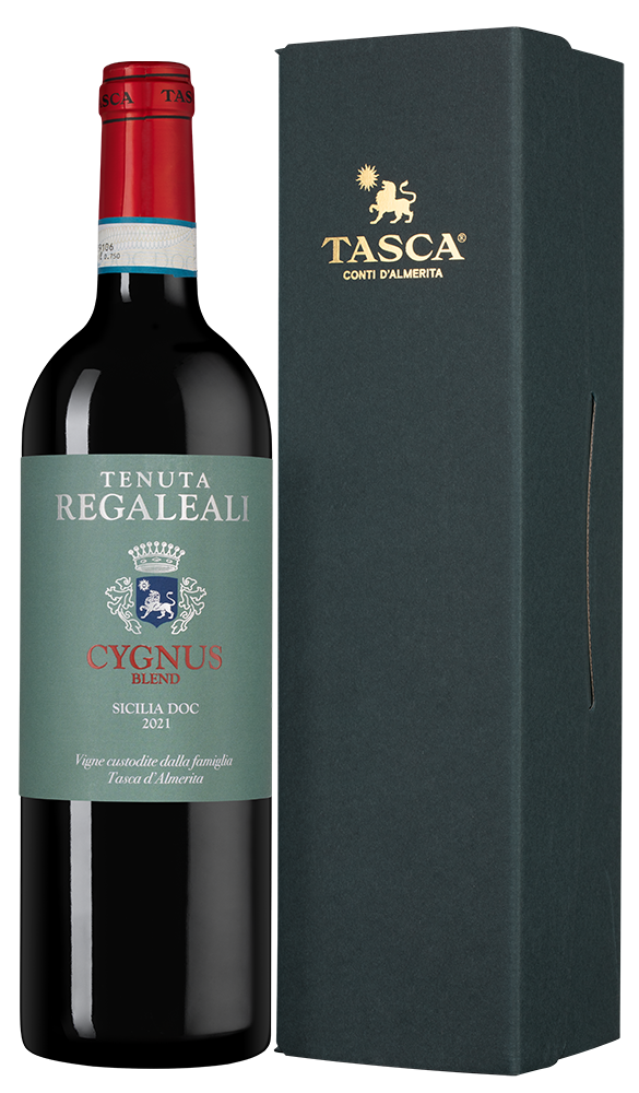 Вино Tenuta Regaleali Cygnus в подарочной упаковке, Tasca d'Almerita, 2021, (157001), Италия, Сицилия, красное, сухое, 0.75 л, Тенута Регалеали Чинюс, цена 6490 рублей
