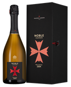 Шампанское и игристое вино из винограда шардоне (Chardonnay) Noble Champagne Brut в подарочной упаковке