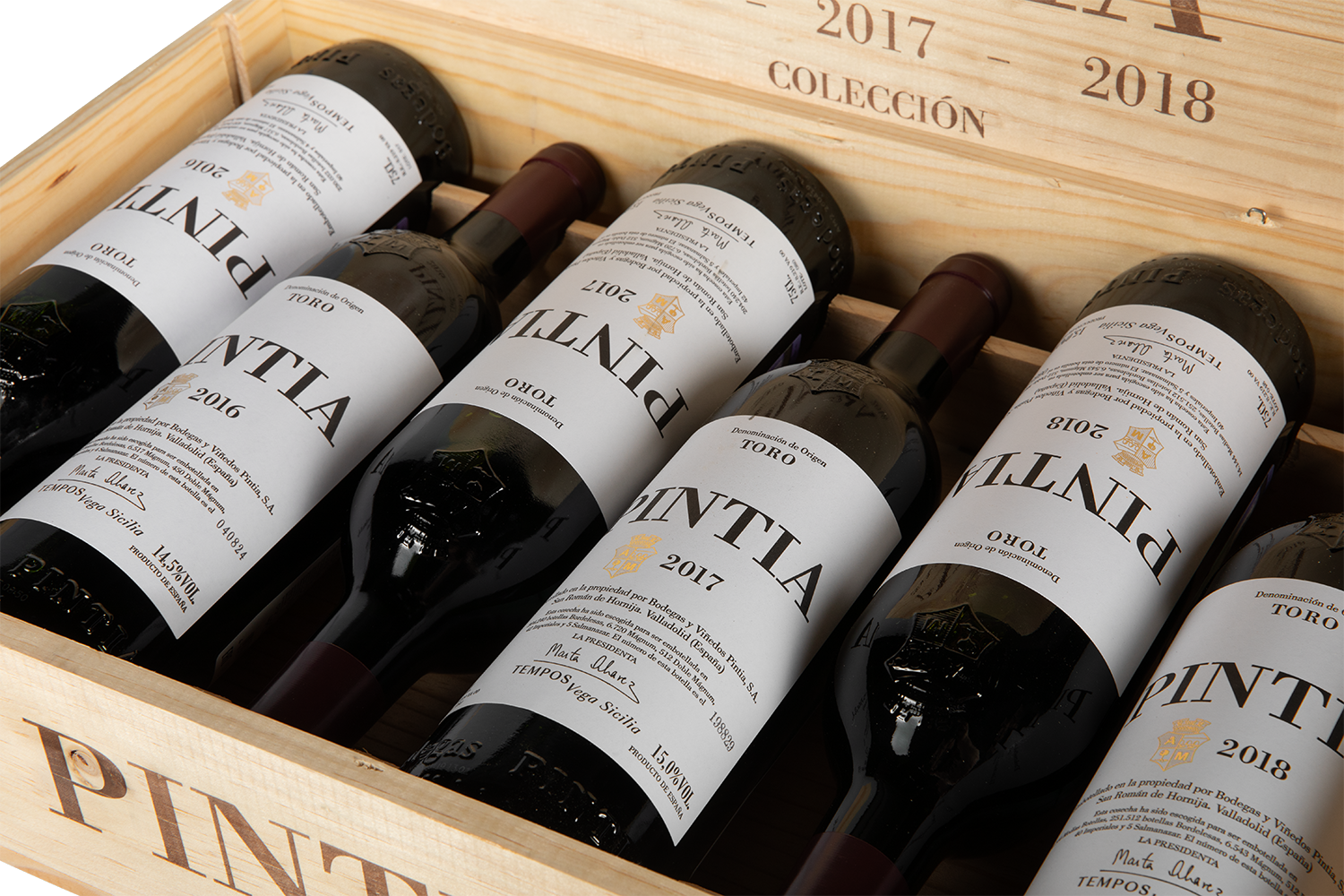 Вино в подарочном сете Pintia 2016-2018, Bodegas y Vinedos Pintia, (147938), Испания, Кастилия и Леон, 0.75 л, Набор вин: Пинтия 2016-2018, цена 149990 рублей