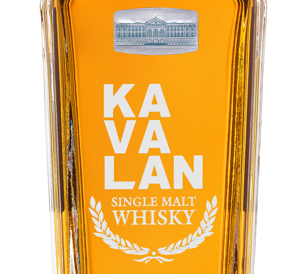 Виски Kavalan Classic в подарочной упаковке, (139378), Тайвань, И-Лан, 0.7 л, Кавалан Классик, цена 10990 рублей
