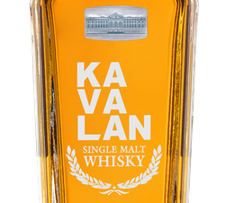 Виски Kavalan Classic в подарочной упаковке, (139378), gift box в подарочной упаковке, Односолодовый, Тайвань, 0.7 л, Кавалан Классик цена 10990 рублей