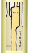 Вино с персиковым вкусом UNA Muskat Ottonel