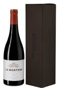Вино с вкусом лесных ягод La Montesa в подарочной упаковке