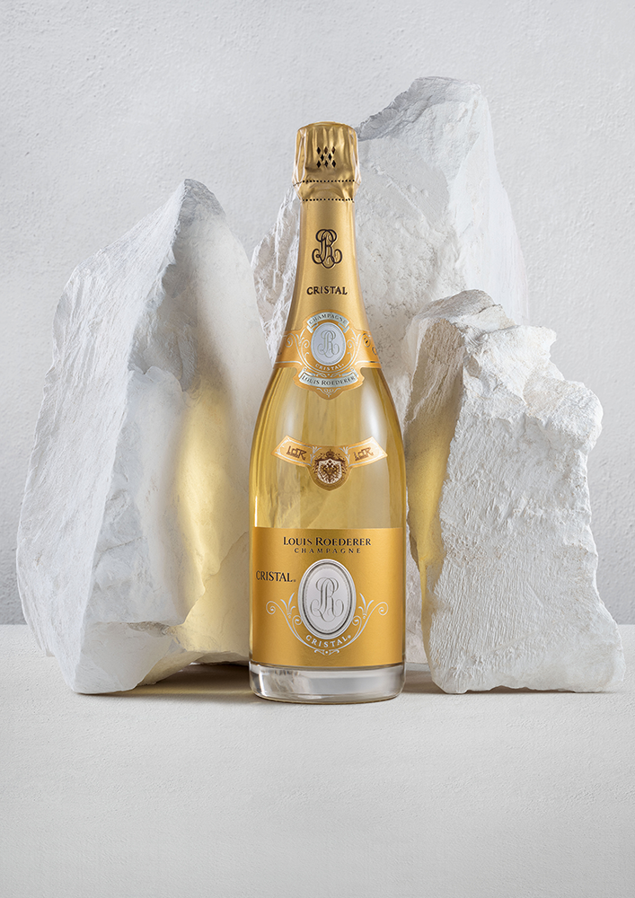 Шампанское Louis Roederer Cristal Brut  в подарочной упаковке, 2015, (144280), Франция, Шампань, белое, брют, 0.75 л, Кристаль Брют, цена 79990 рублей