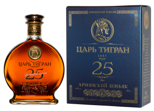 Бренди Царь Тигран 25 лет выдержки, (124532), gift box в подарочной упаковке, 40%, Армения, 0.7 л, Царь Тигран 25 лет выдержки цена 9490 рублей