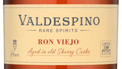 Ром Valdespino Ron Viejo в подарочной упаковке, (139749), 43%, Испания, 0.7 л, Вальдеспино Ром Вьехо цена 11190 рублей