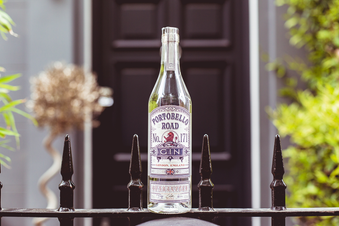 Джин Portobello Road London Dry Gin в подарочной упаковке, (126846), 42%, Соединенное Королевство, 0.7 л, Портобелло Роуд Лондон Драй Джин цена 4690 рублей
