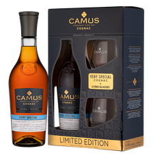 Коньяк Camus VS Intensely Aromatic в подарочной упаковке с 2-мя бокалами, (142295), gift box в подарочной упаковке, V.S., Франция, 0.7 л, Камю VS цена 6990 рублей