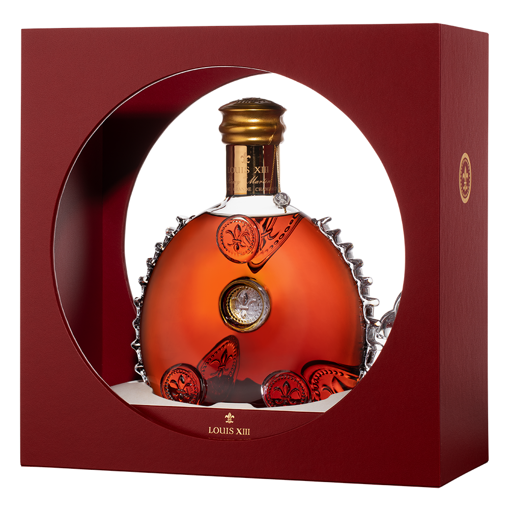 Коньяк Remy Martin Louis XIII в подарочной упаковке, (159947), Франция, Коньяк, 0.7 л, Реми Мартан Луи XIII, цена 489990 рублей