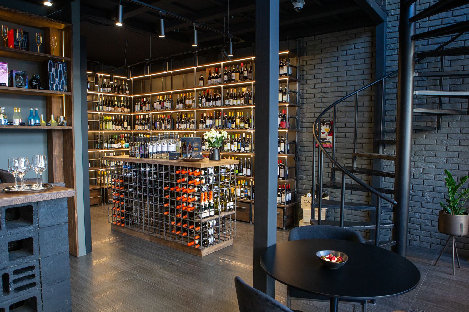 Винотека Wine & Whiskey by Simple Спутник