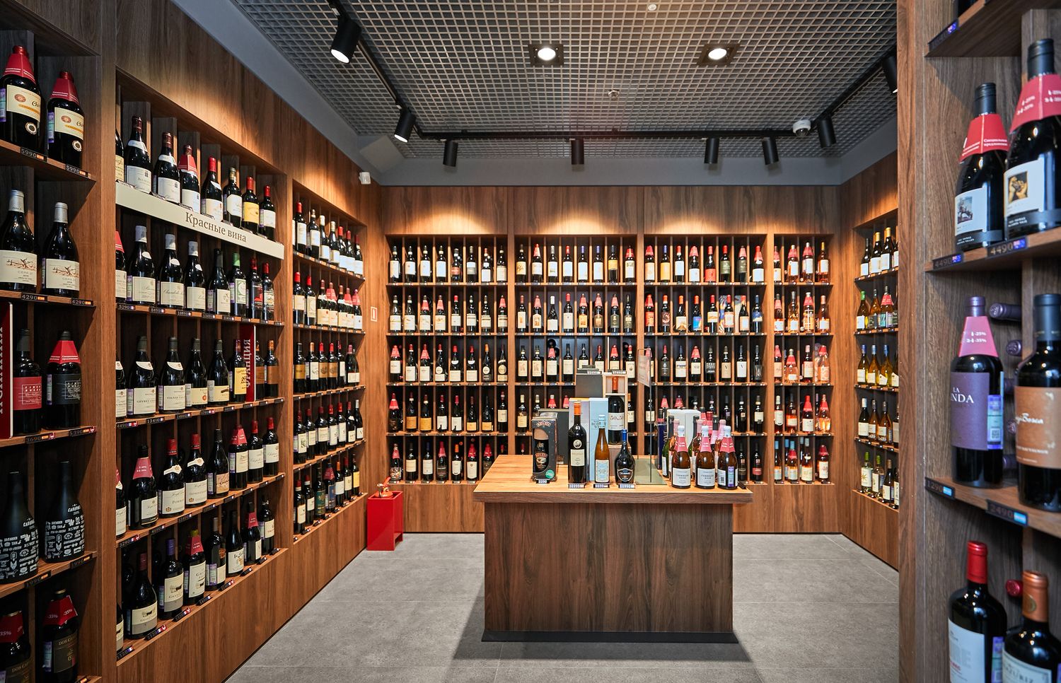 Винотека SimpleWine IQ-квартал