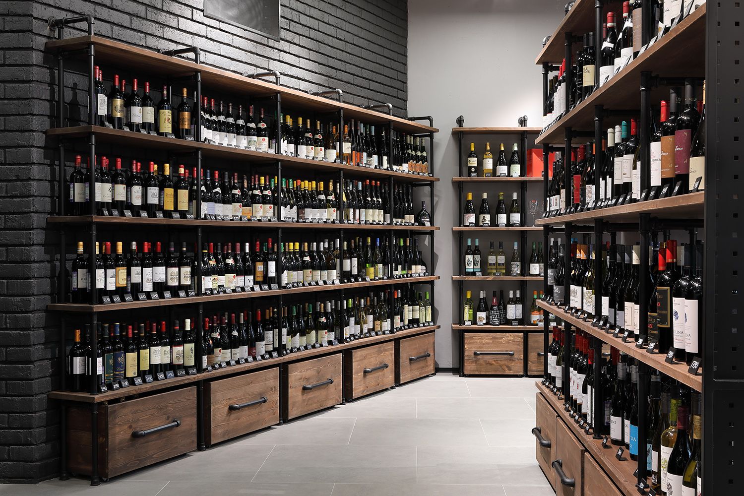 Винотека Wine & Whiskey by Simple Москва Генерала Карбышева