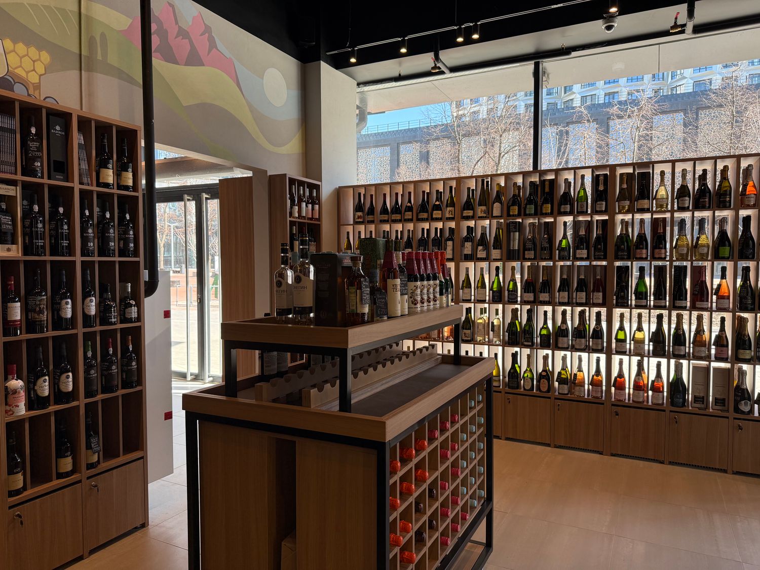 Винотека Wine & Whiskey by Simple ЗИЛАРТ