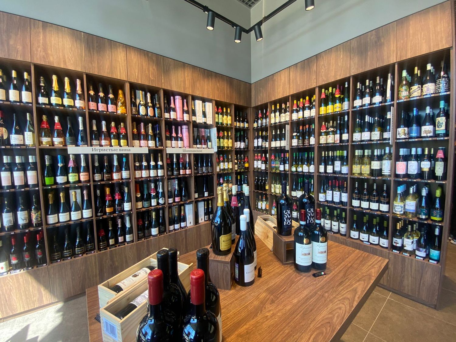 Винотека SimpleWine LIFE Варшавская