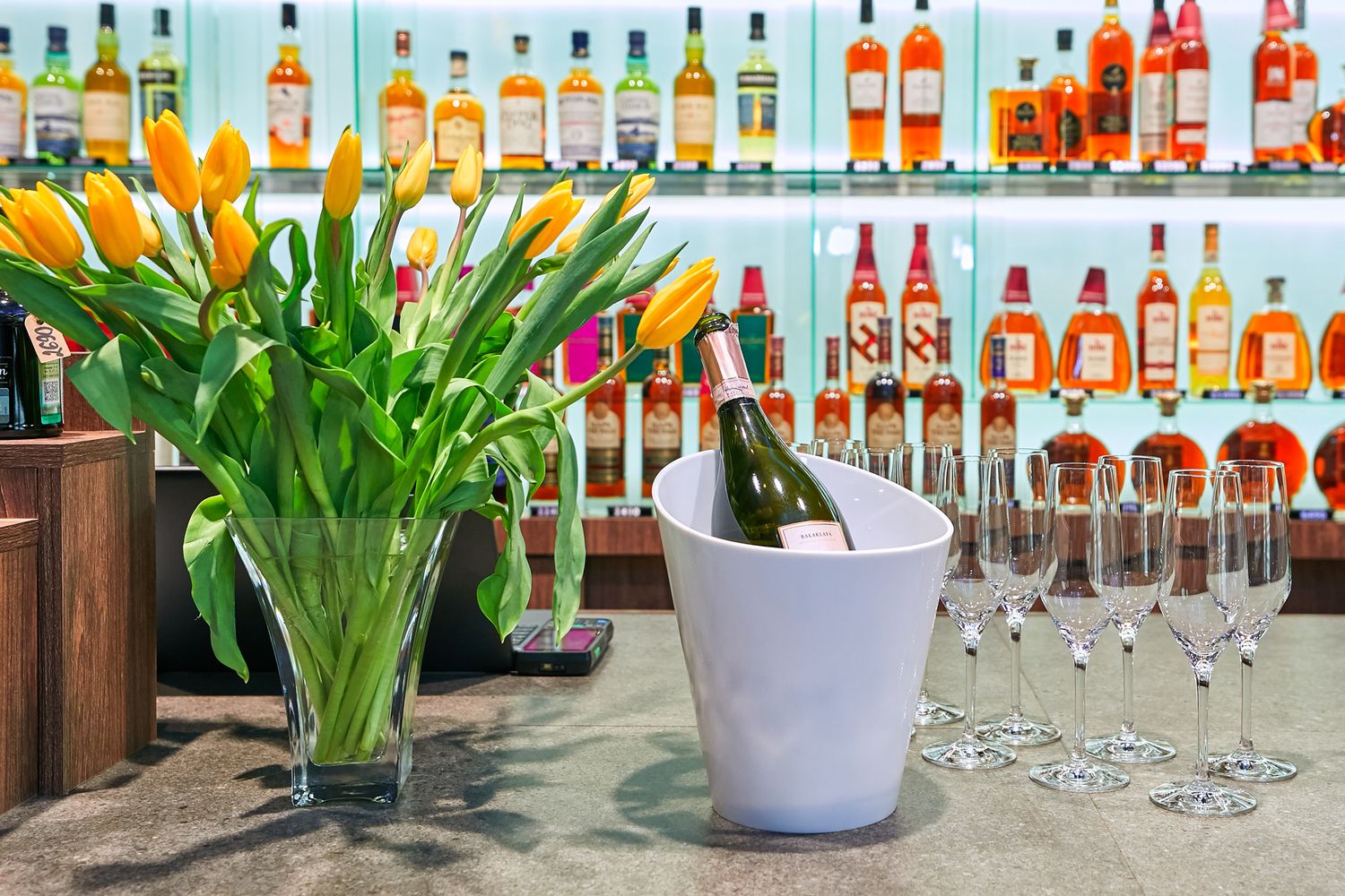 Винотека SimpleWine Neva Towers