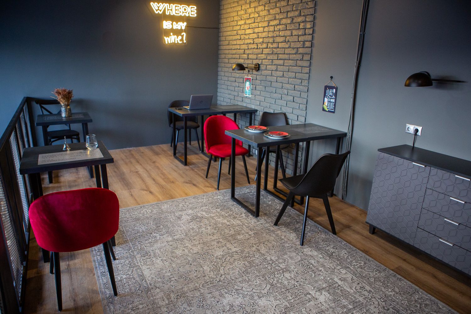 Винотека Wine & Whiskey by Simple Спутник